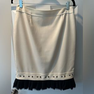 Eccoci cream wool skirt with removable black ruffle bottom size 6